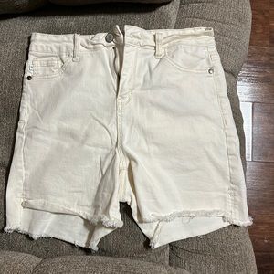 NWOT Judy Blue size L shorts